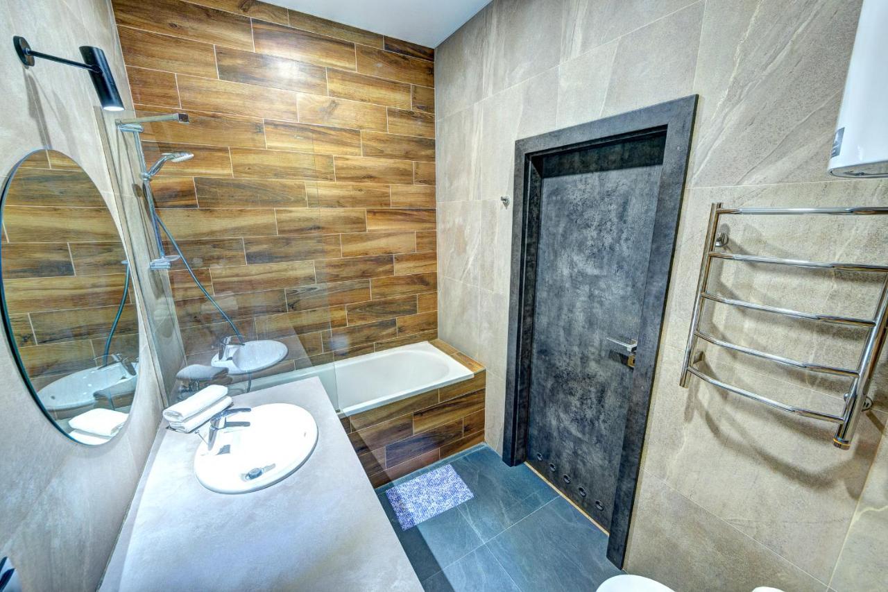 Apartment On The Street. Evgeniya Konovalets, 36B Kyiv Exterior photo
